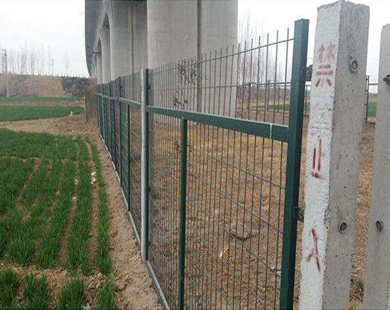 鐵路橋下防護(hù)柵欄